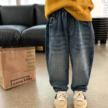Осенние рваные джинсы для мальчиков 2023, детские свободные повседневные джинсовые брюки